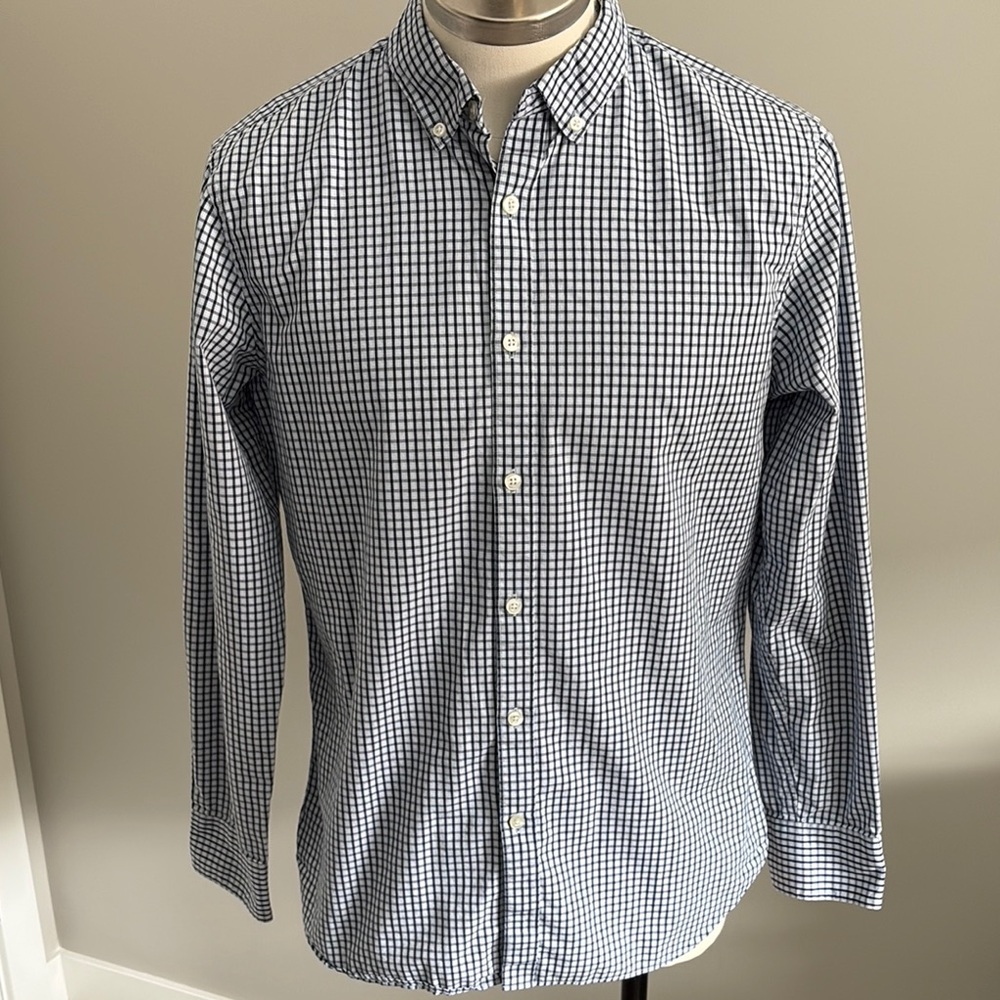Claiborne Blue and White Casual Button Down Shirt